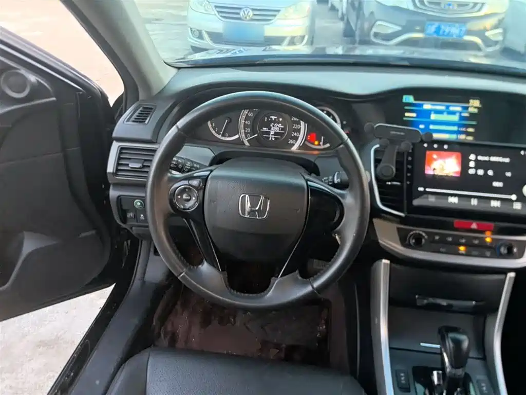 Honda Accord 2016 — фото 11