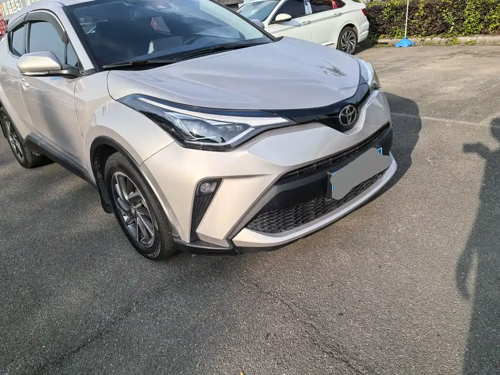 Toyota C-HR 2022 — фото 3