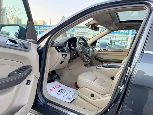 Mercedes-Benz M-Class 2012