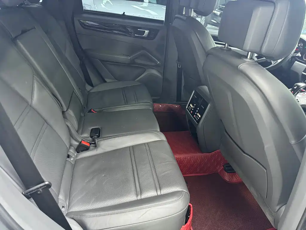 Porsche Cayenne 2018 — фото 10
