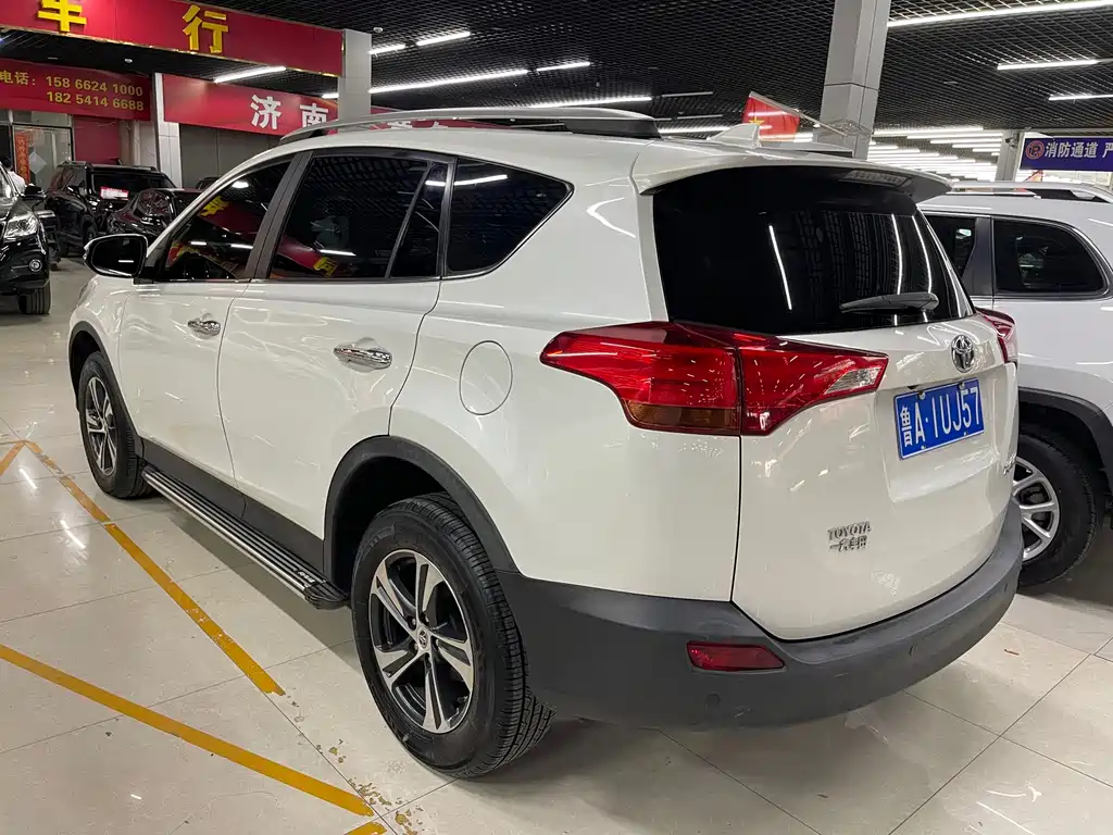 Toyota RAV4 2016 — фото 4
