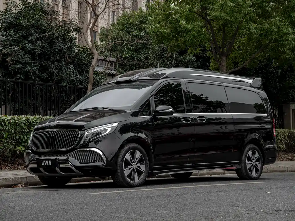 Mercedes-Benz V-Class 2023 — фото 1
