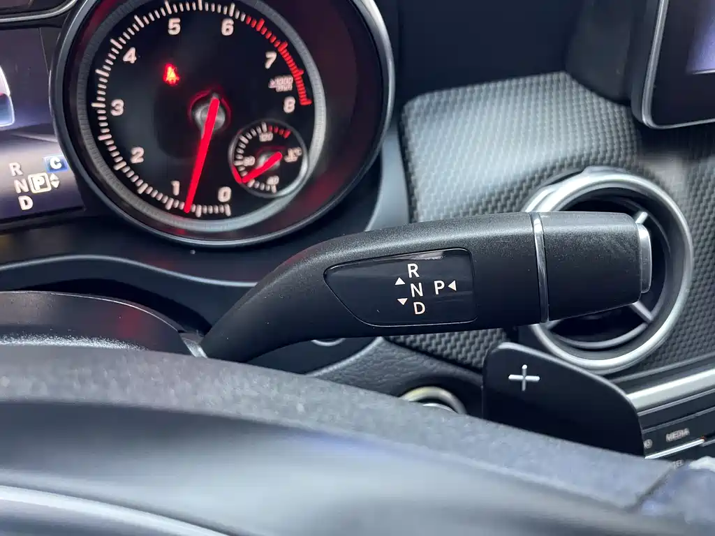 Mercedes-Benz GLA 2018 — фото 11