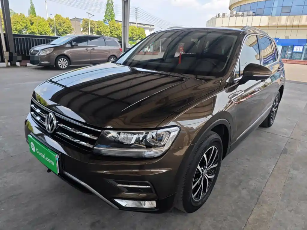 Volkswagen Tiguan L 2019 — фото 1