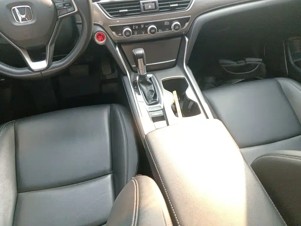 Honda Accord 2021 — фото 10