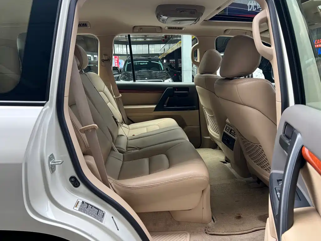 Toyota Land Cruiser 2017 — фото 19