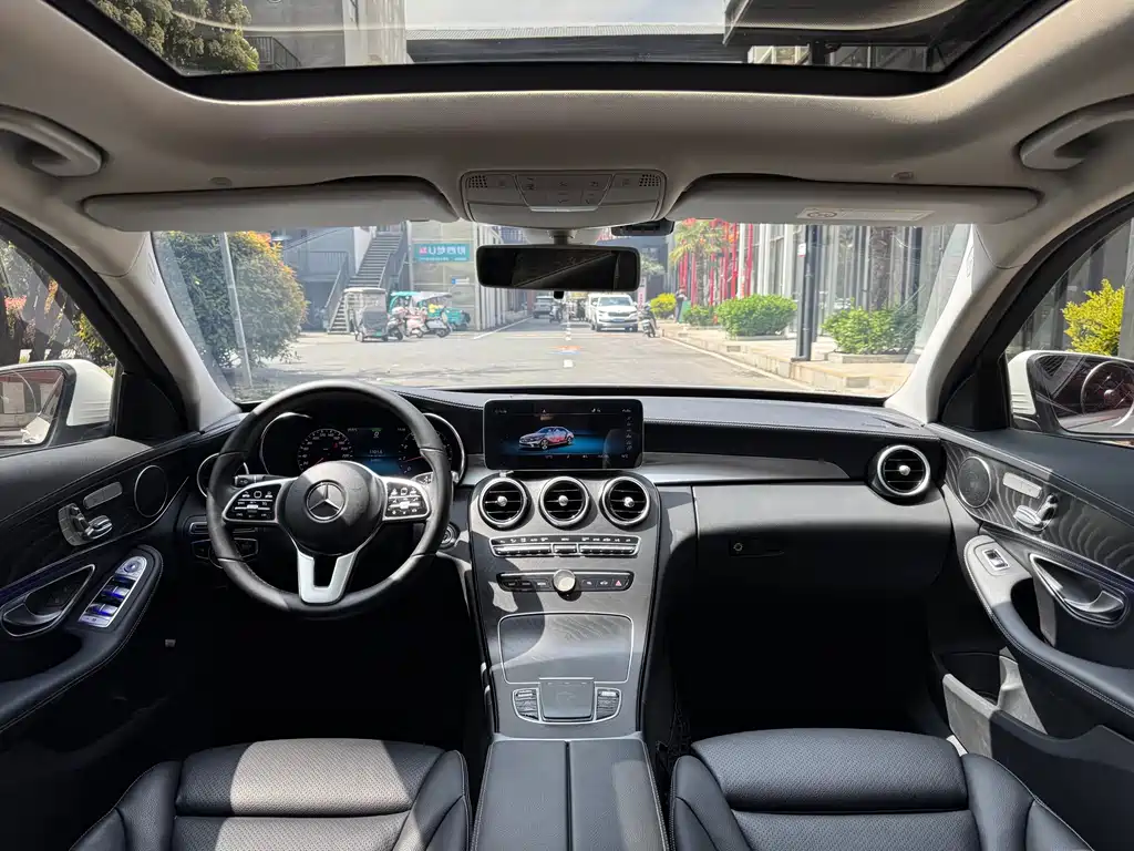 Mercedes-Benz C-Class 2019 — фото 12