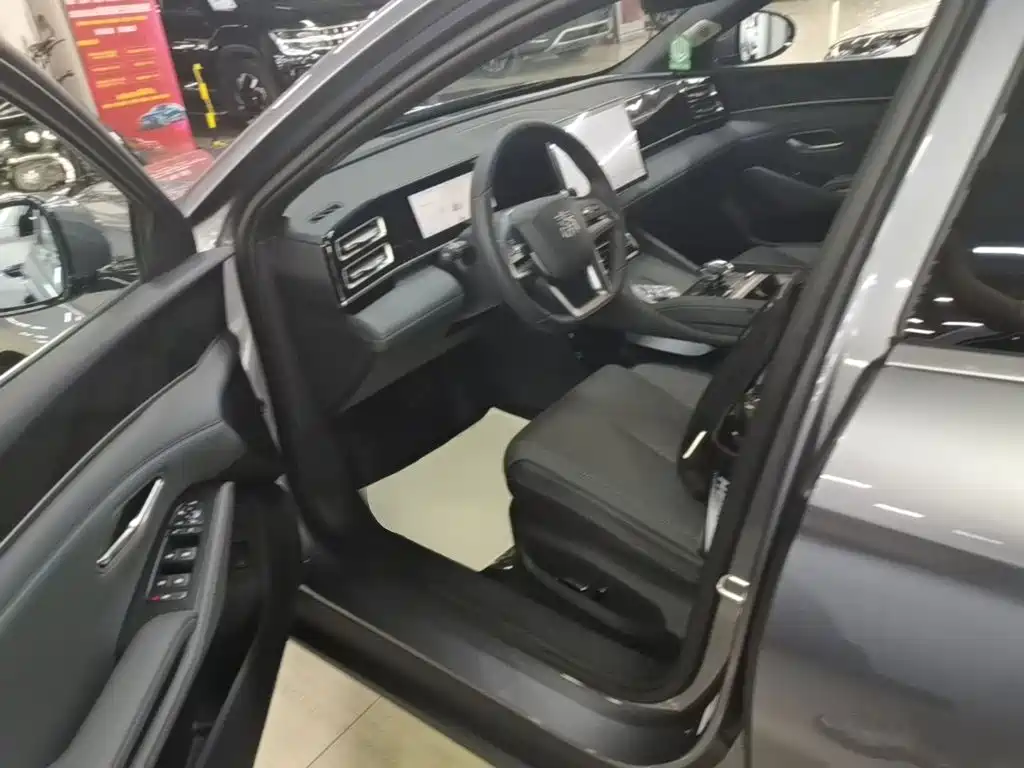 BYD Qin L 2025 — фото 15