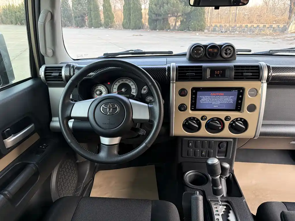 Toyota FJ Cruiser 2020 — фото 14