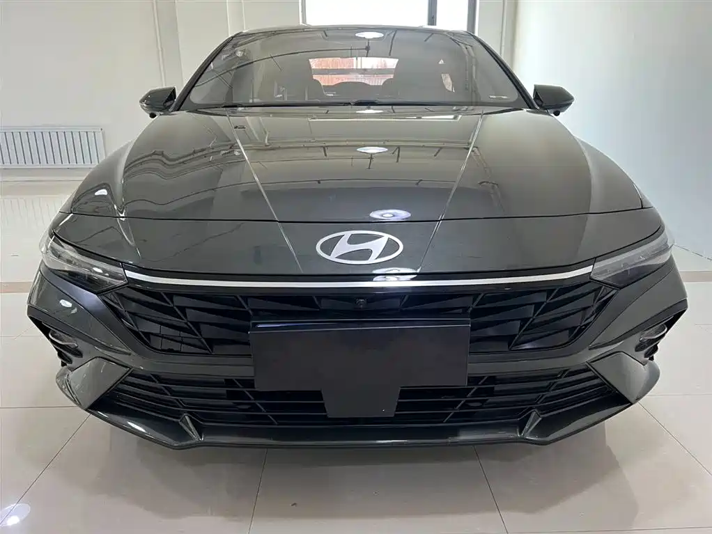 Hyundai Elantra 2023 — фото 2