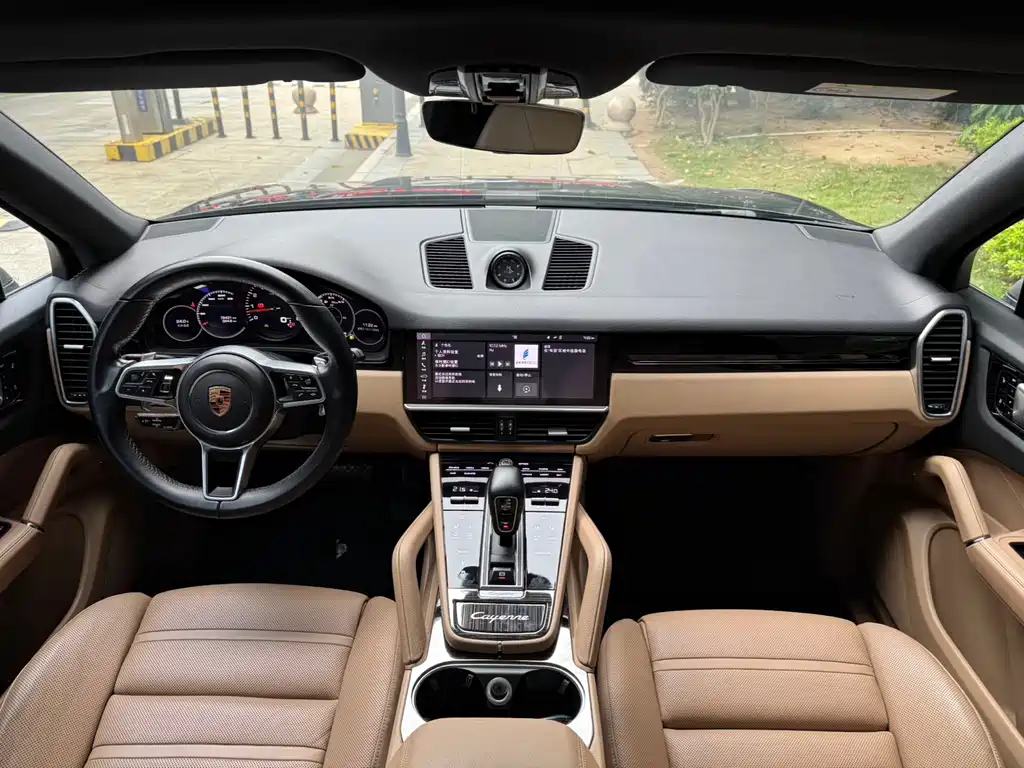 Porsche Cayenne 2019 — фото 13