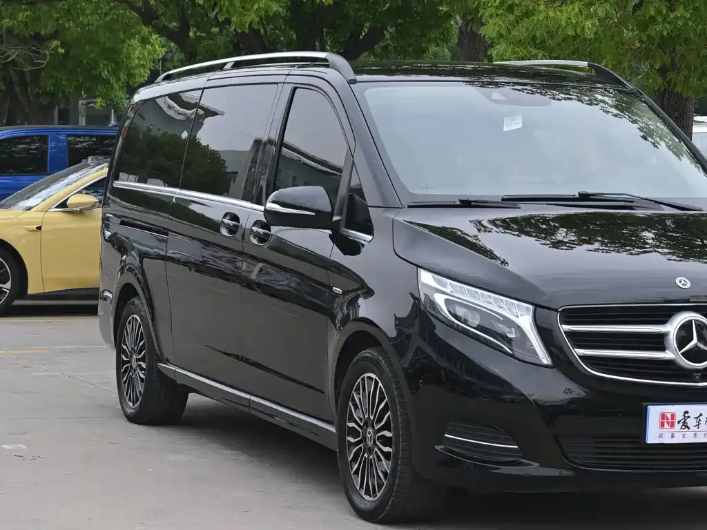 Mercedes-Benz V-Class 2018 — фото 9