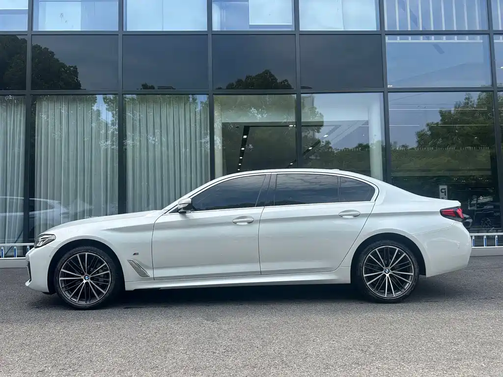 BMW 5 Series 2022