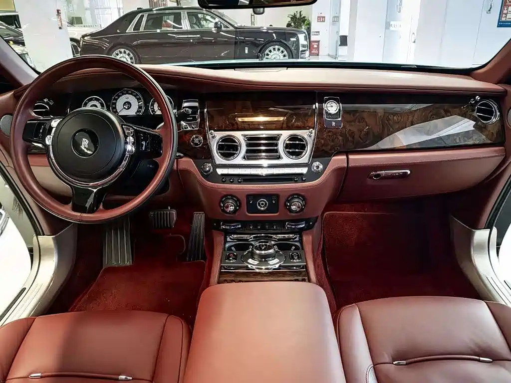 Rolls-Royce Wraith 2015 — фото 8