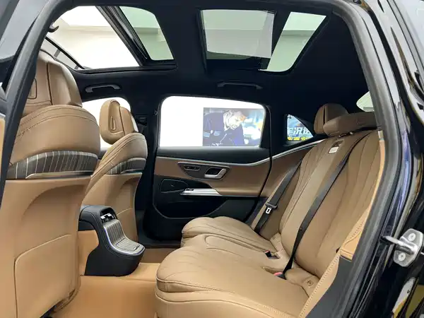Mercedes-Benz E-Class 2025