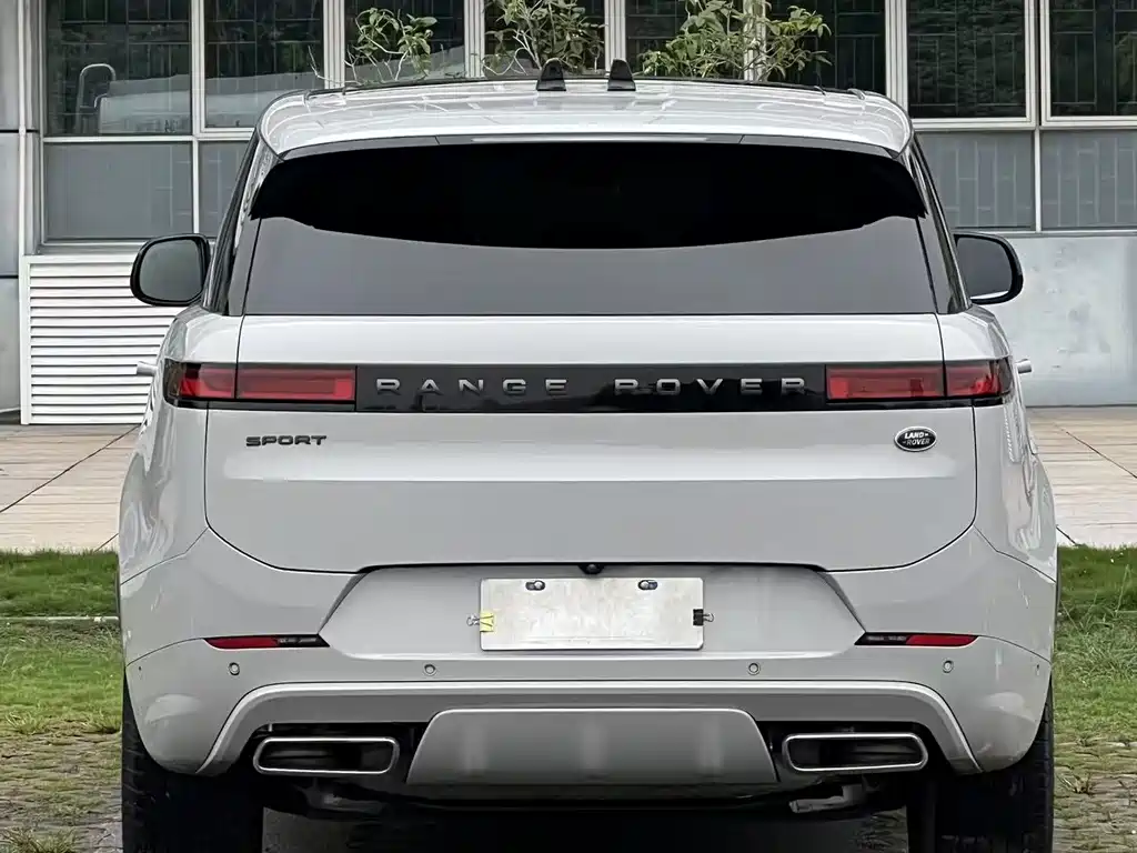 Land Rover Sport 2023 — фото 6