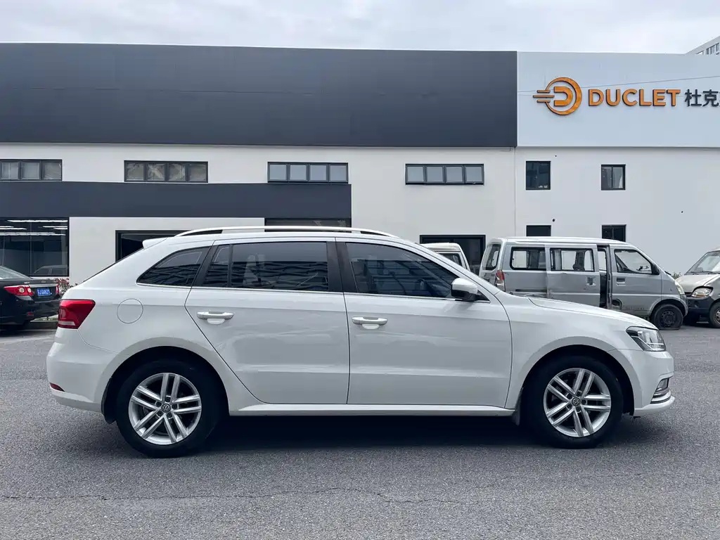 Volkswagen Gran Lavida 2017 — фото 17