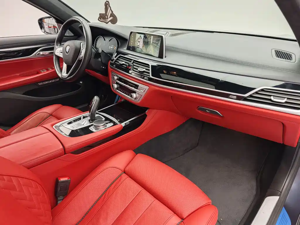 BMW 7 Series 2018 — фото 13