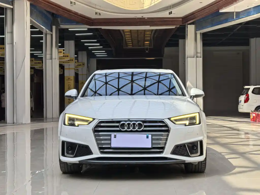 Audi A4L 2019 — фото 2