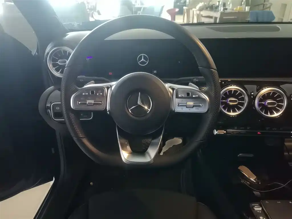 Mercedes-Benz A-Class 2021 — фото 11