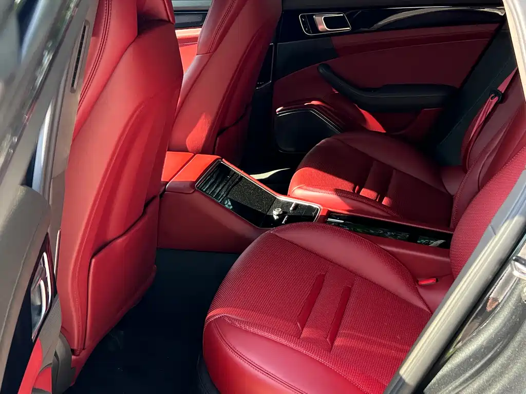 Porsche Panamera 2018 — фото 11