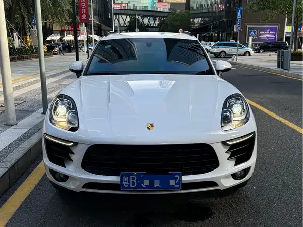 Porsche Macan 2014