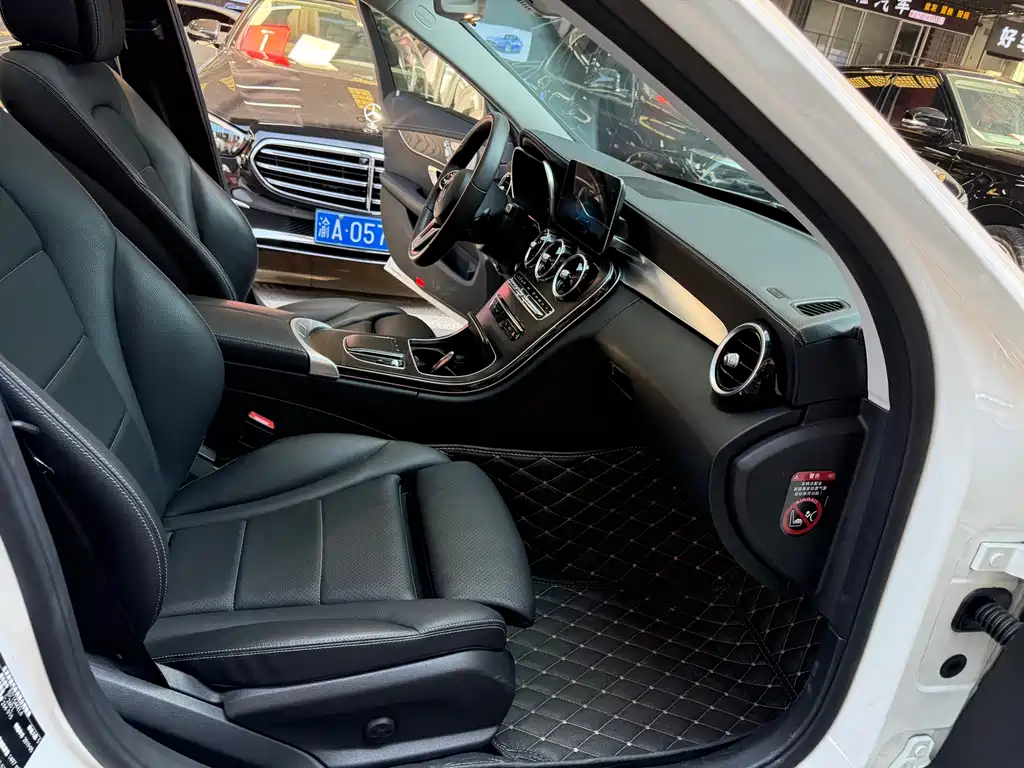 Mercedes-Benz C-Class 2019 — фото 16