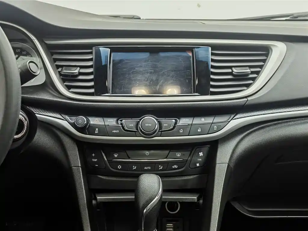 Buick Excelle 2019 — фото 12