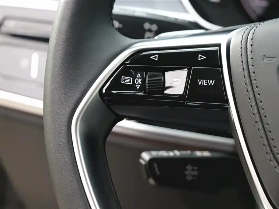 Audi A8 2025 — фото 16