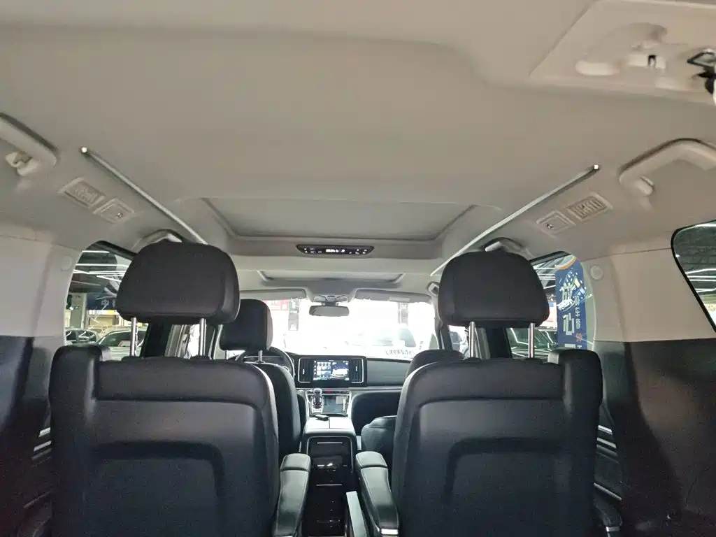 GAC Motor Trumpchi M8 2021 — фото 15