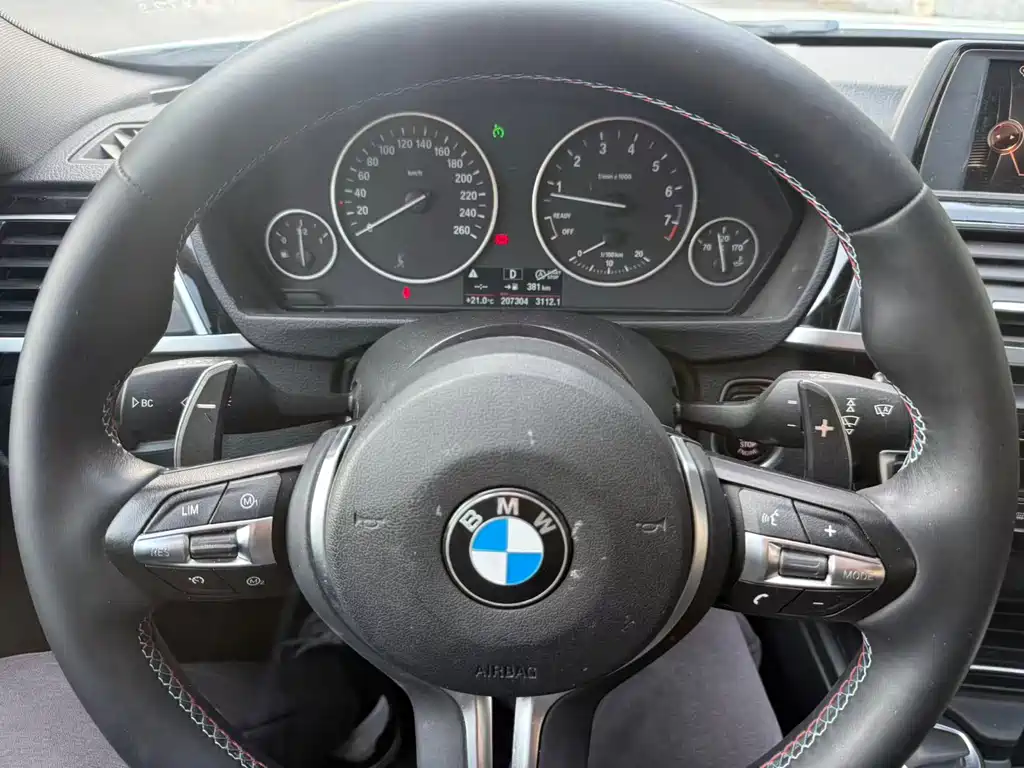 BMW 3 Series 2016 — фото 13