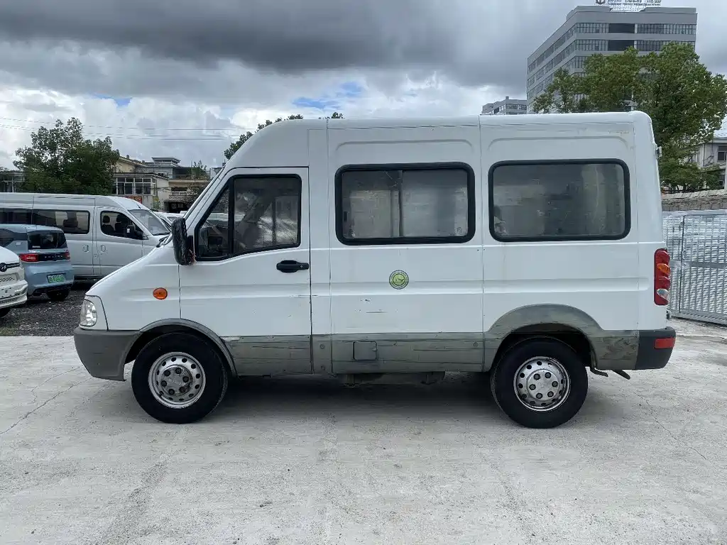 IVECO Daily 2017 — фото 10