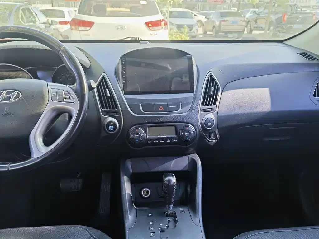 Hyundai ix35 2015 — фото 10