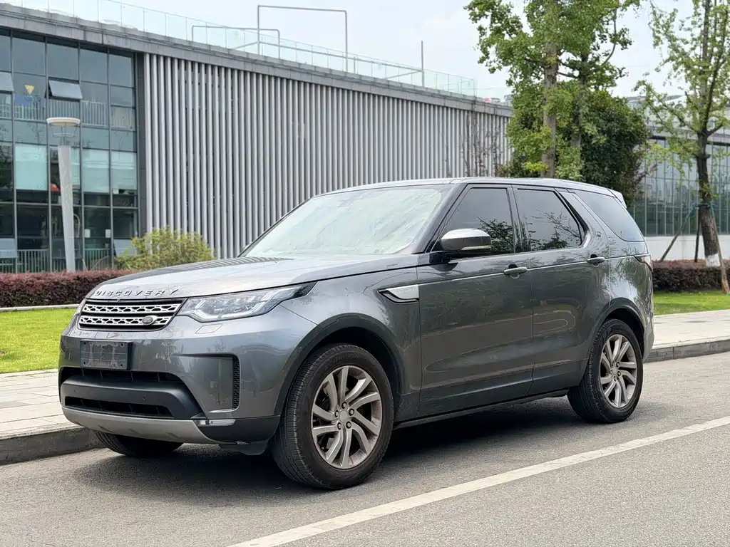 Land Rover Discovery 2018 — фото 1
