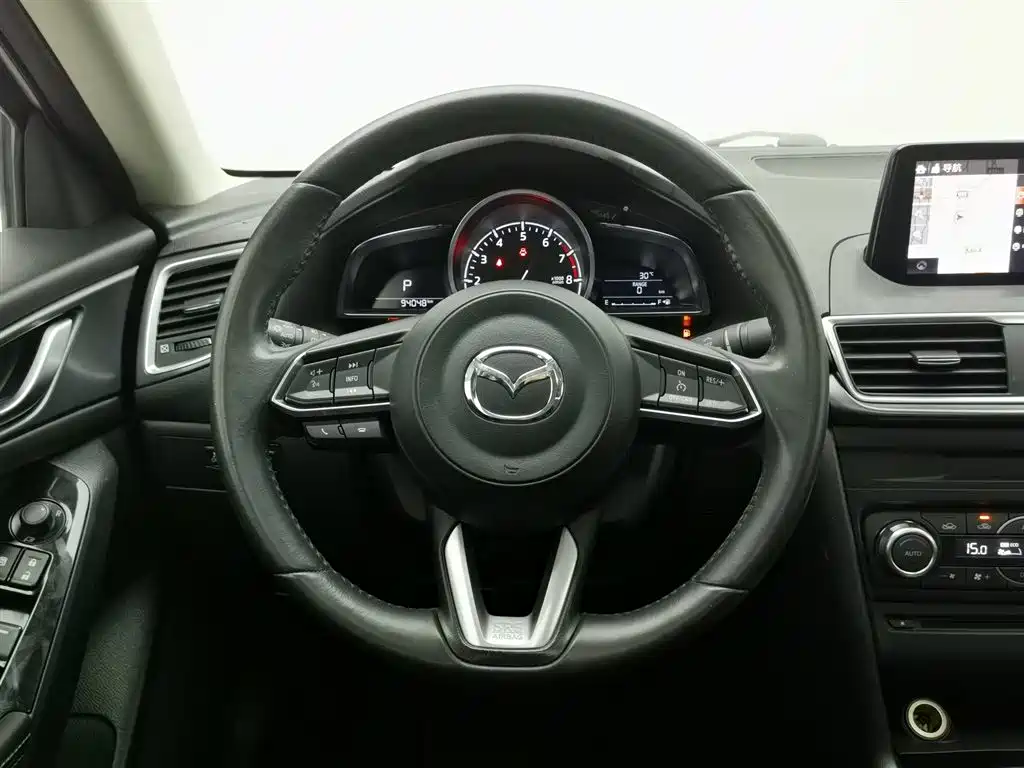 Mazda 3 Axela 2017 — фото 11