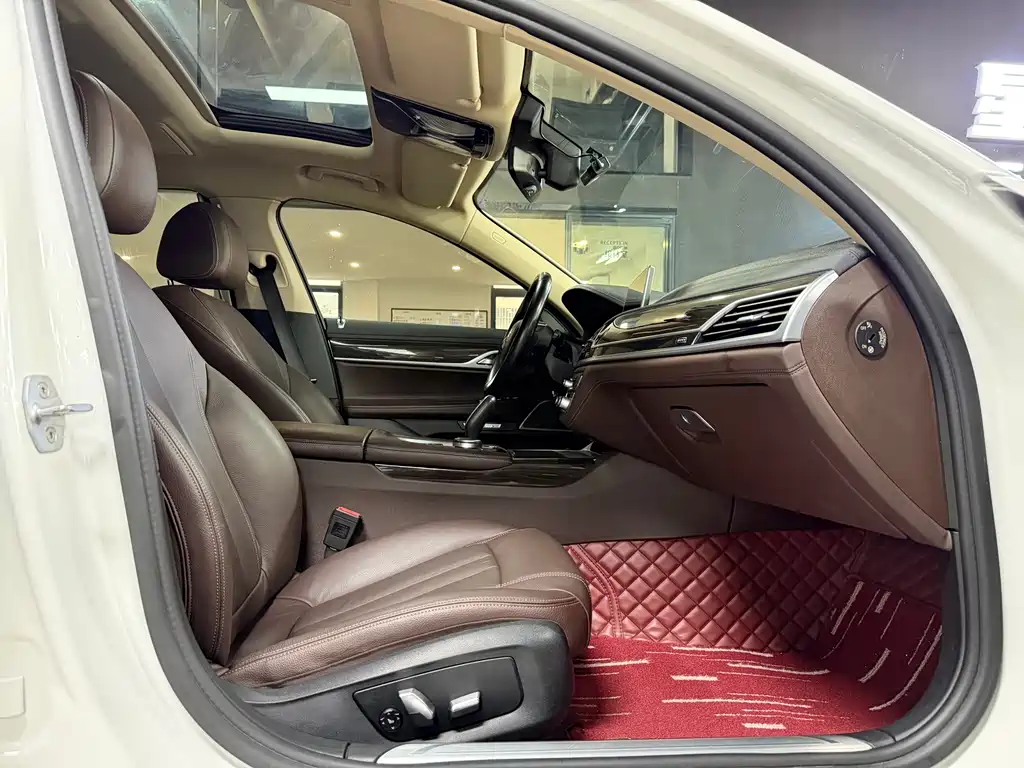 BMW 7 Series 2016 — фото 9