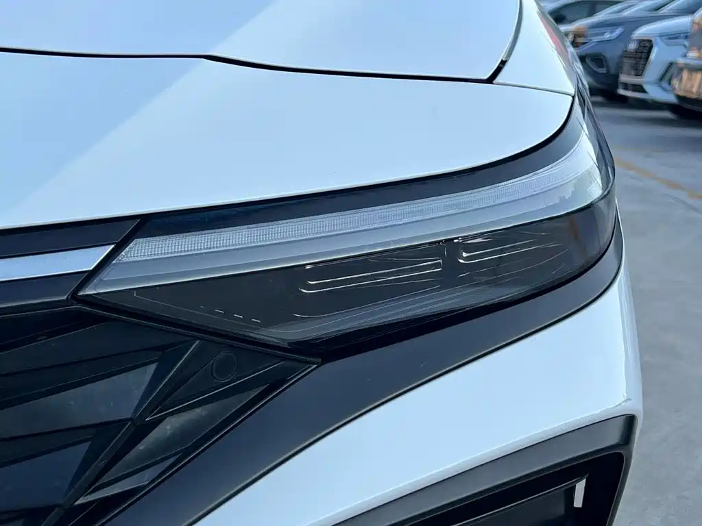 Hyundai Elantra 2023