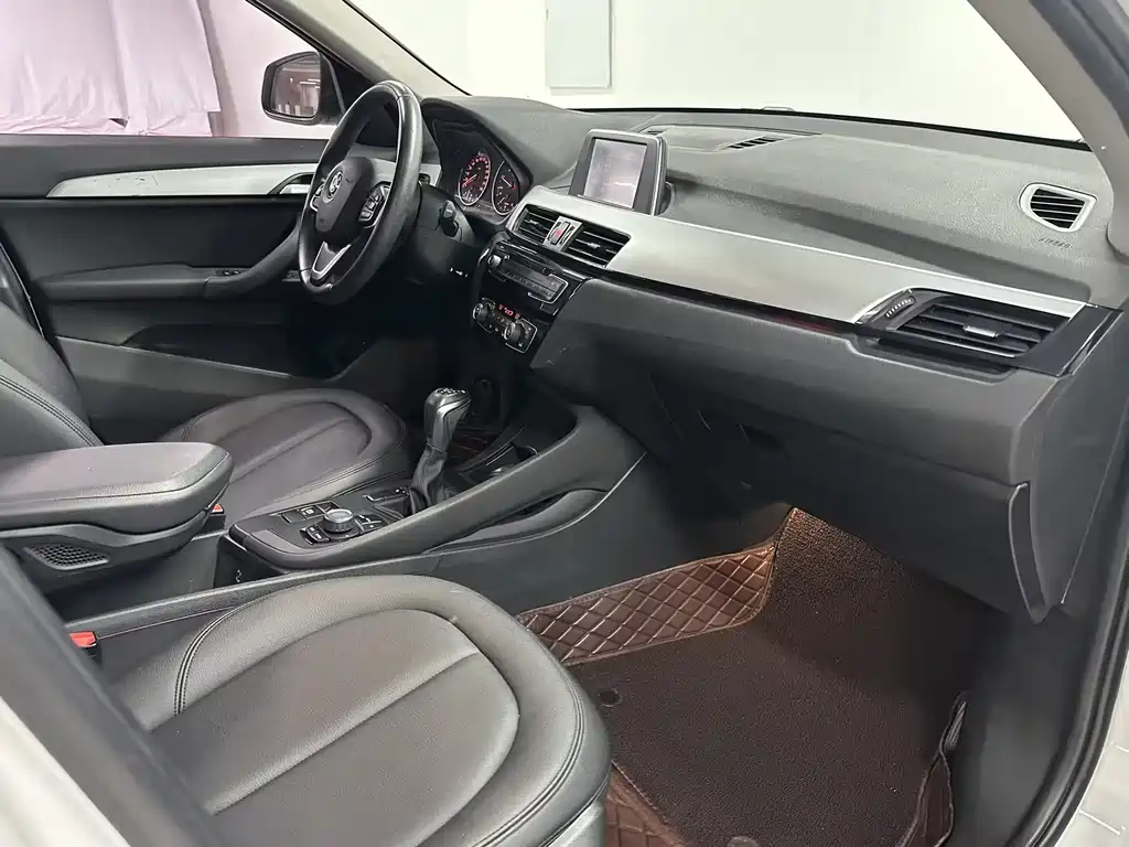 BMW X1 2017 — фото 12