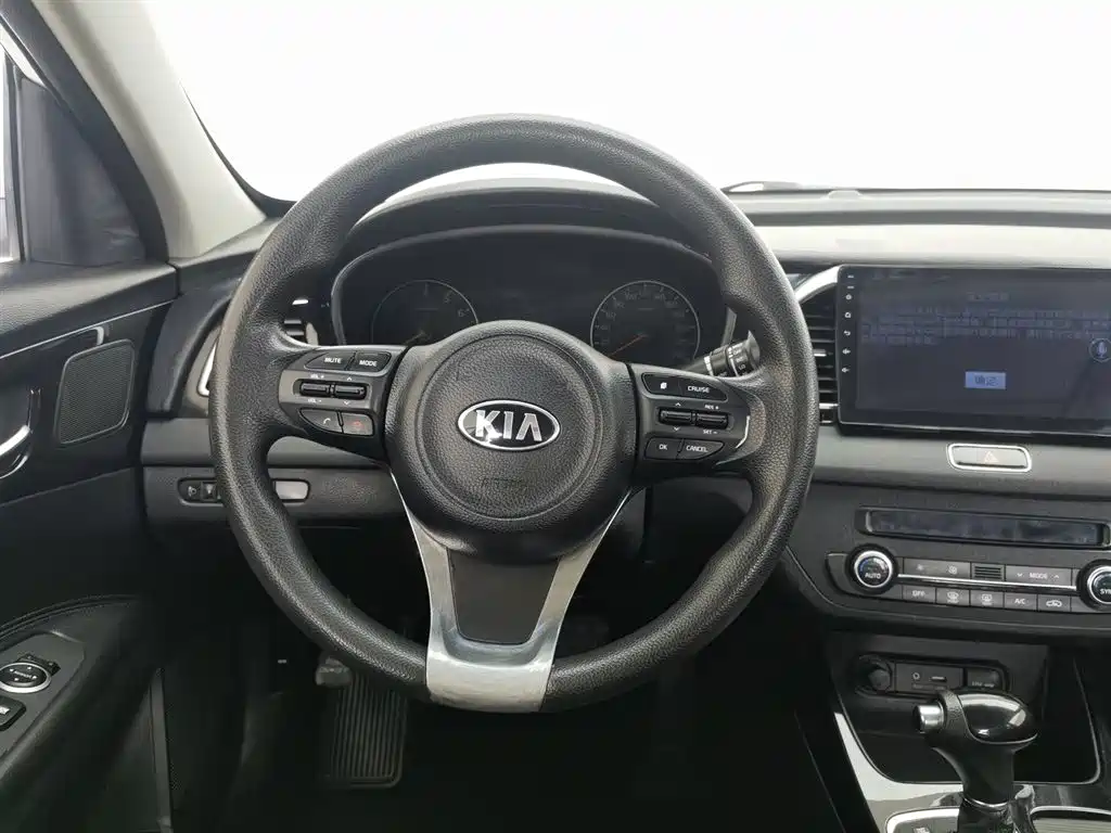 Kia K4 2016 — фото 11