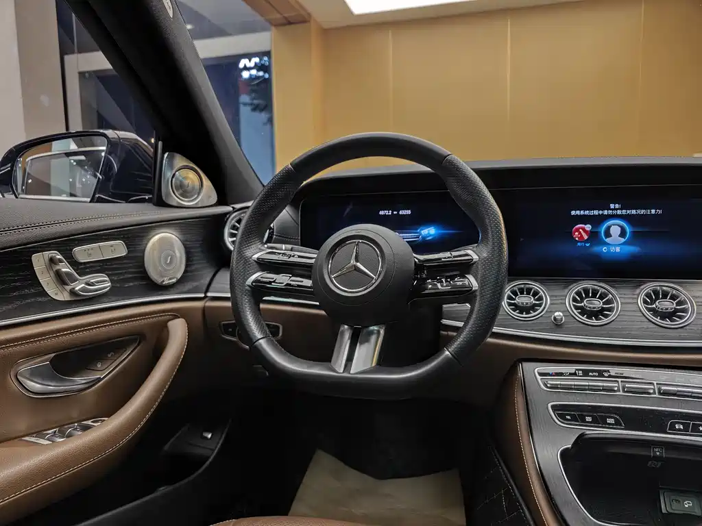Mercedes-Benz E-Class 2023 — фото 14