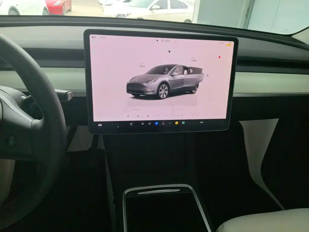 Tesla Model Y 2022 — фото 13