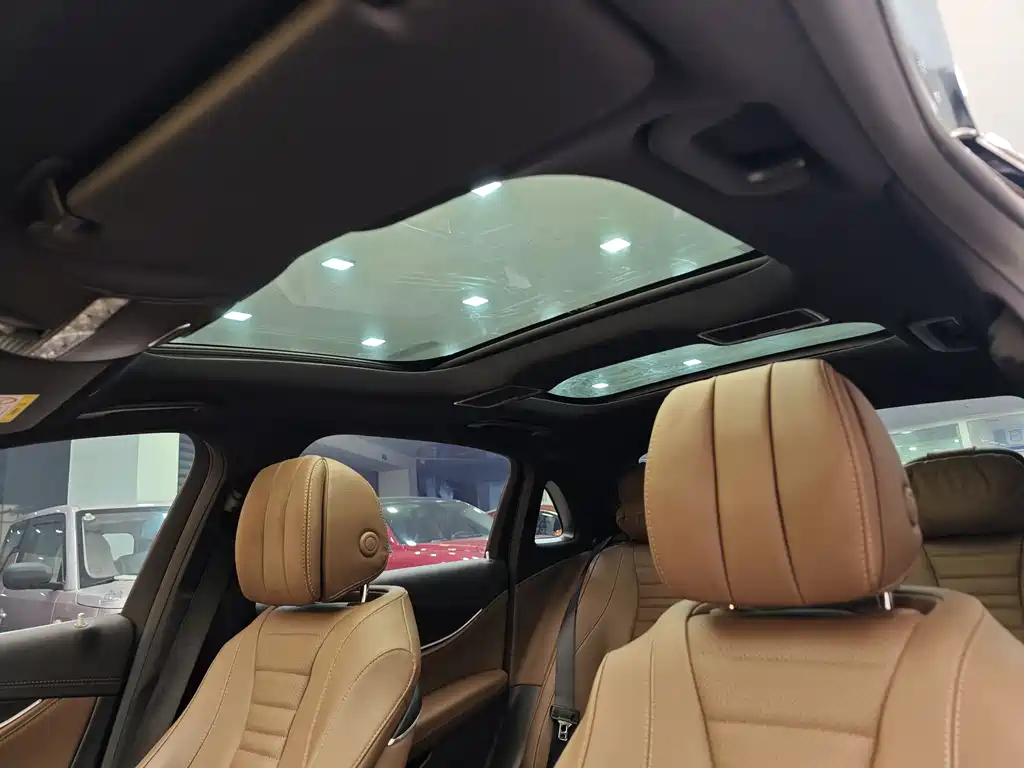 Mercedes-Benz E-Class 2023 — фото 12