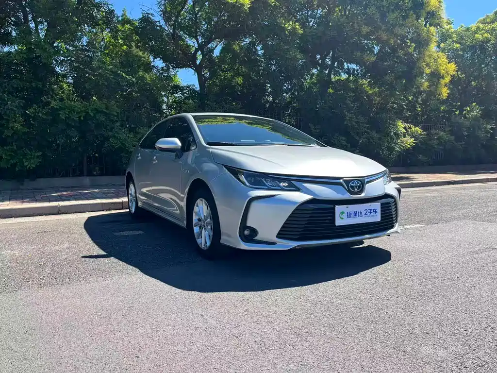 Toyota Corolla 2022 — фото 2