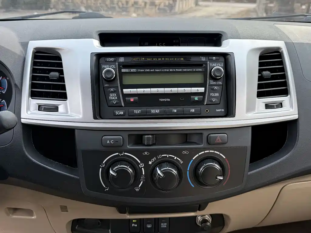 Toyota Fortuner 2016 — фото 16