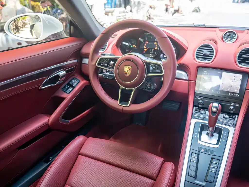 Porsche 718 2025 — фото 10
