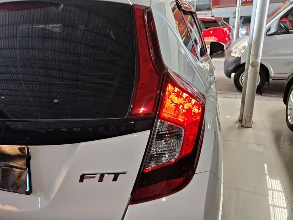 Honda Fit 2019 — фото 8