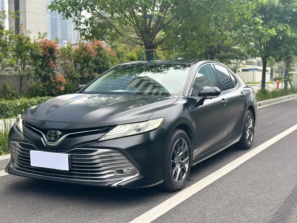 Toyota Camry 2018 — фото 1