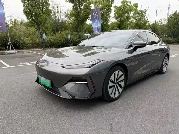 Geely Galaxy E8 2024