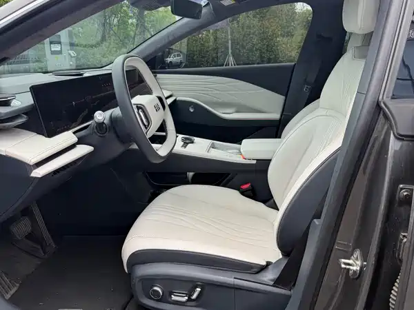 Geely Galaxy E8 2024