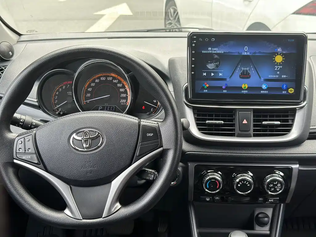 Toyota Yaris L 2023 — фото 9